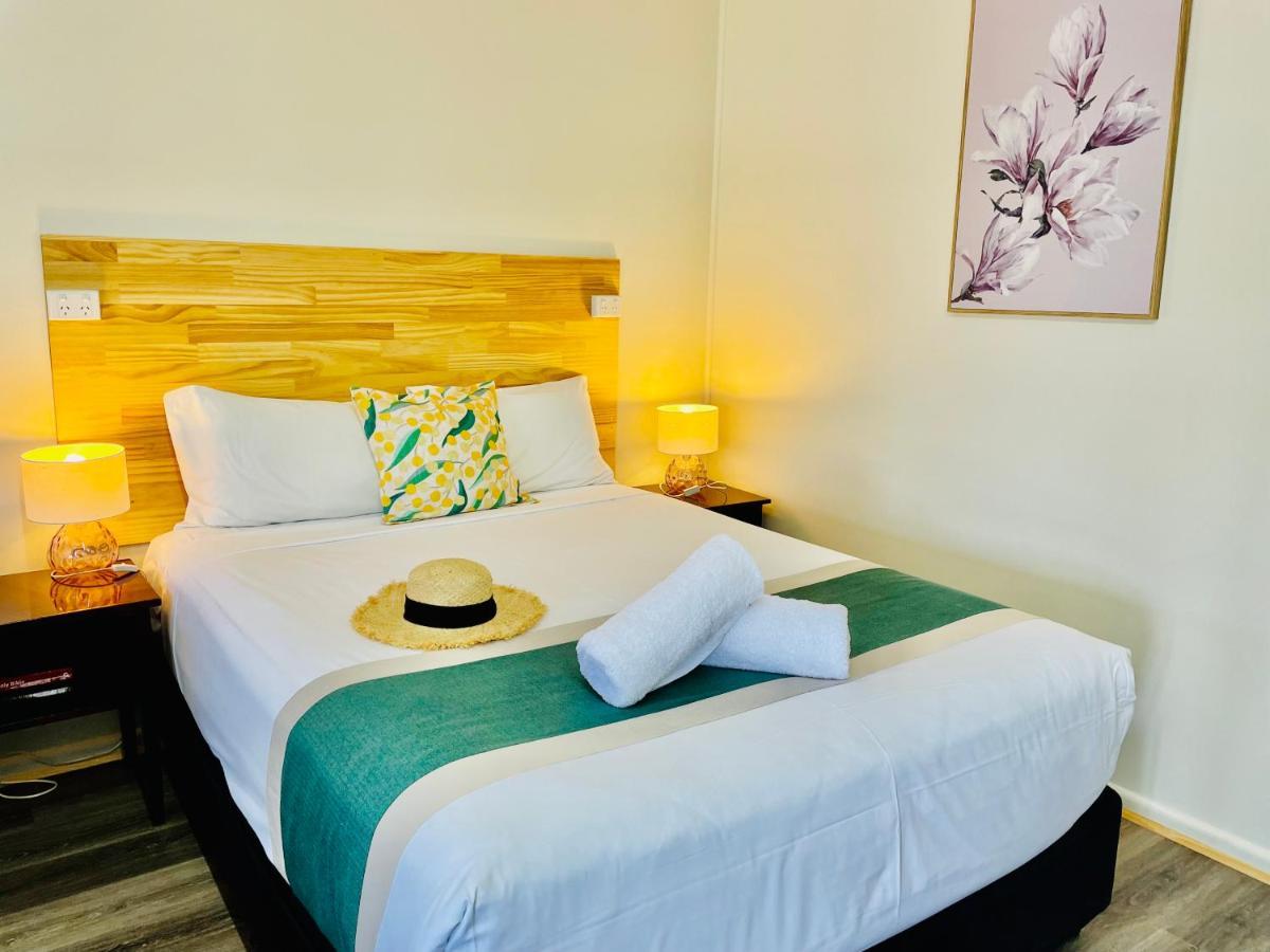 Highway Motor Inn Taree Bagian luar foto