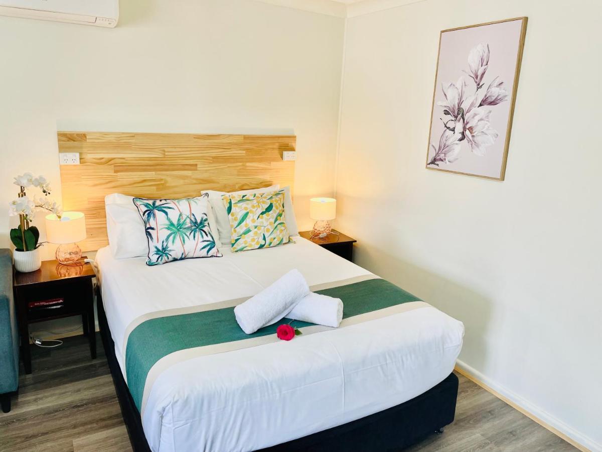 Highway Motor Inn Taree Bagian luar foto