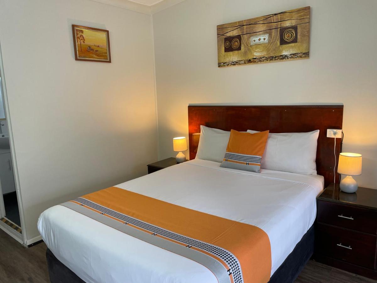 Highway Motor Inn Taree Bagian luar foto
